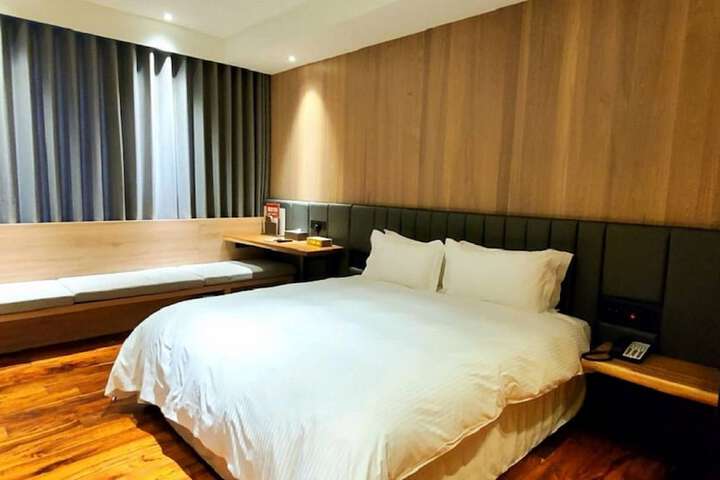 Room 16 of 47