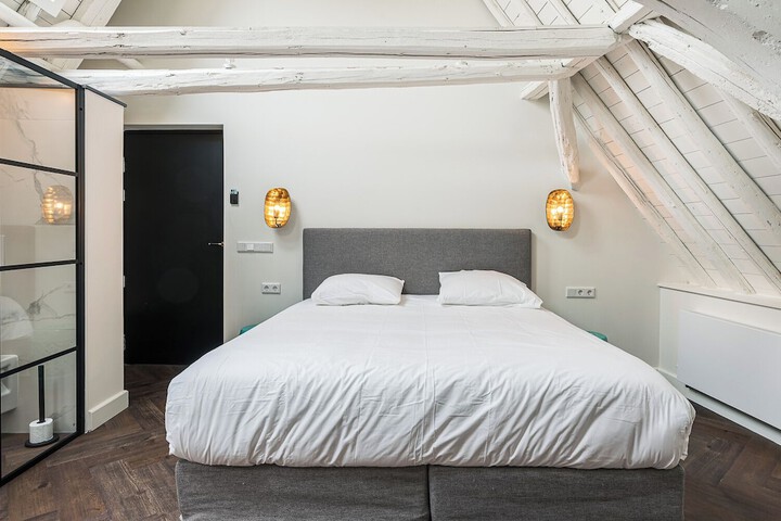Room 51 of 73