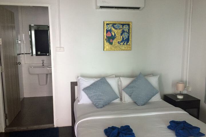 Room 5 of 35