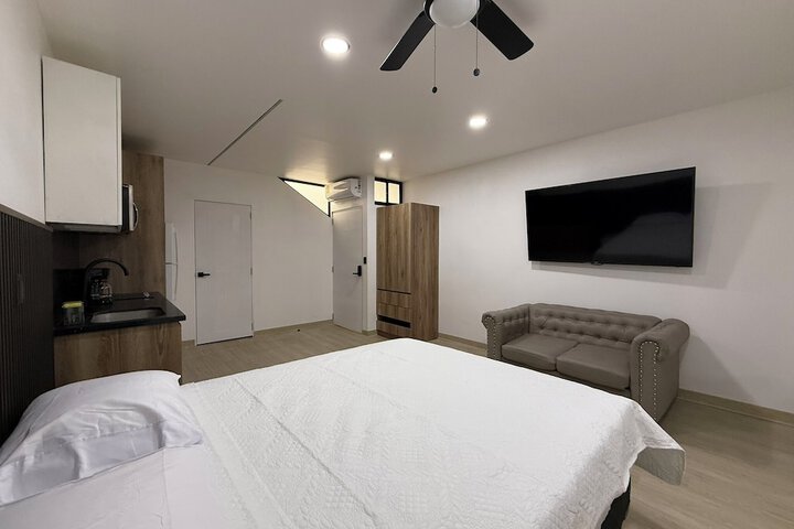 Room 8 of 22