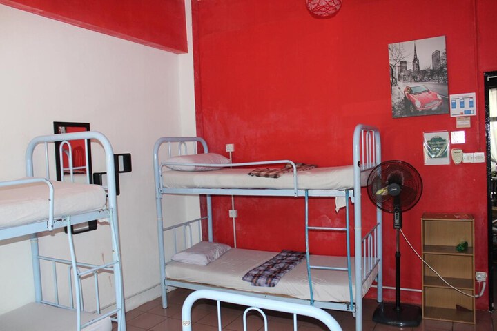 Room 13 of 50