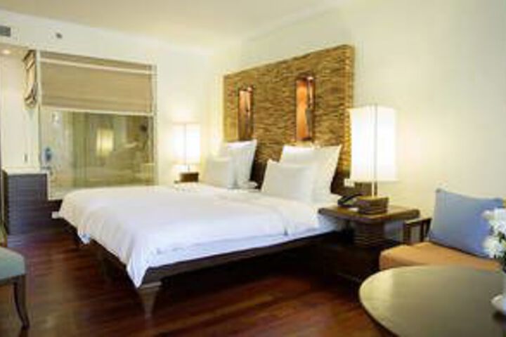 Room 9 of 26