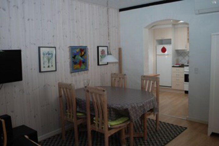Room 7 of 16