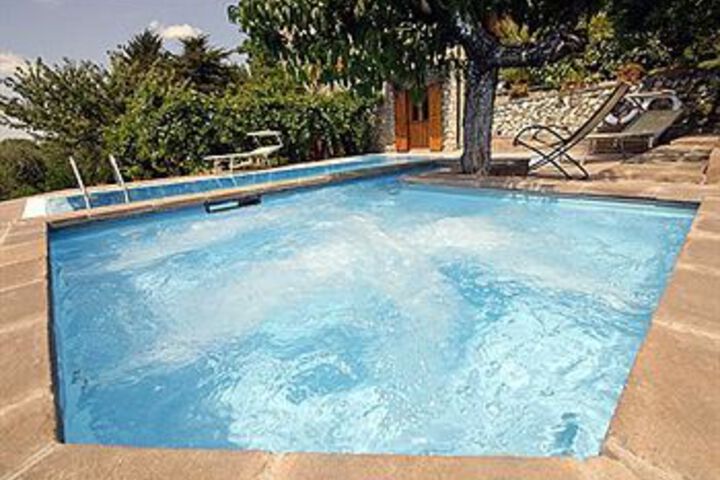 Pool 25 of 31