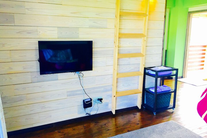 Room 6 of 125