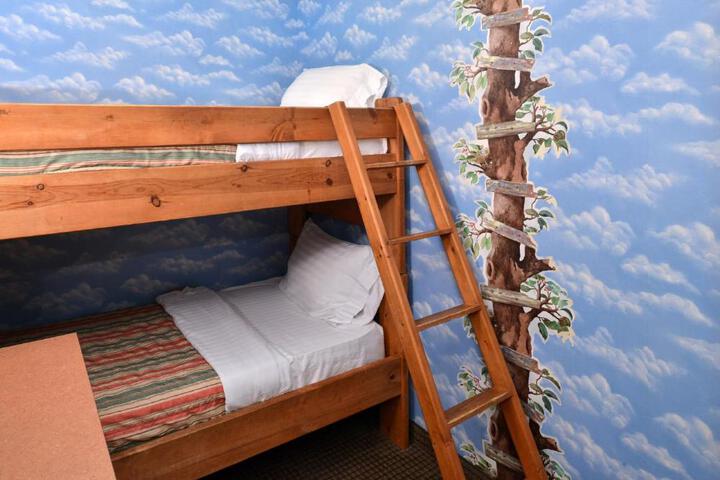 1 King Bed (6 of 21)