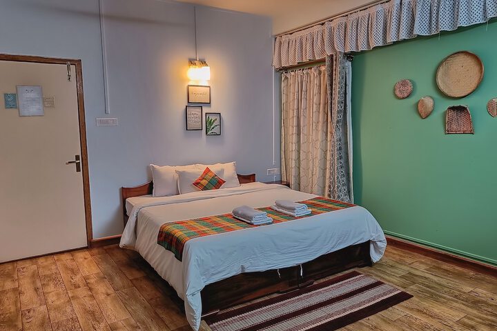 Room 2 of 17
