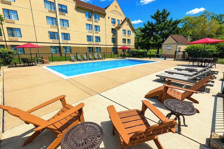 Hotel Pool
