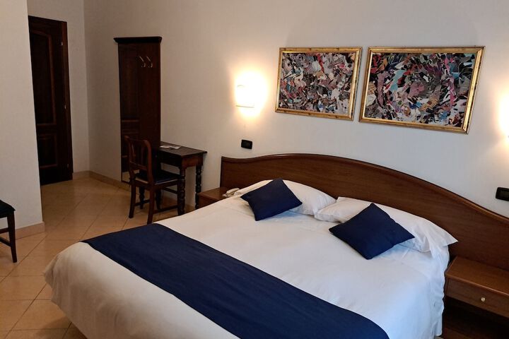 Room 3 of 15