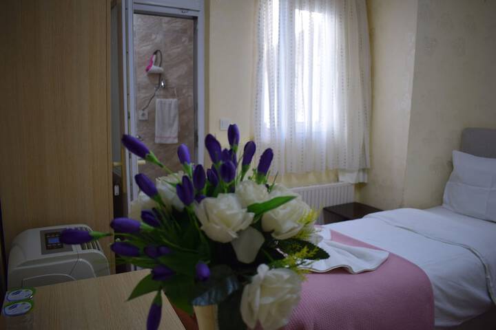 Room 12 of 40