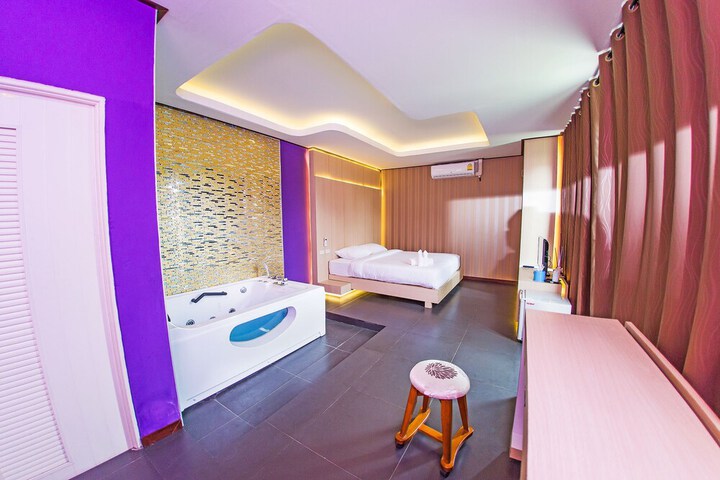 Room 3 of 59