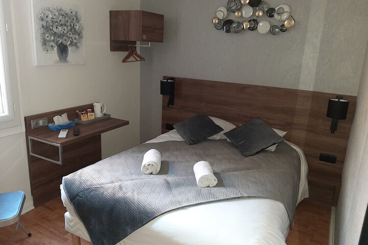 Room 5 of 44