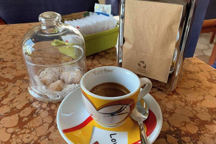 Breakfast/Coffee Service 17 of 29
