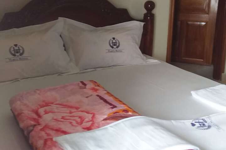 Room 6 of 23