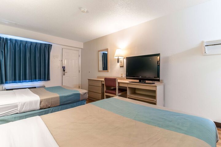 Room 7 of 27