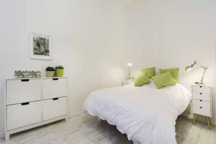 Room 6 of 19
