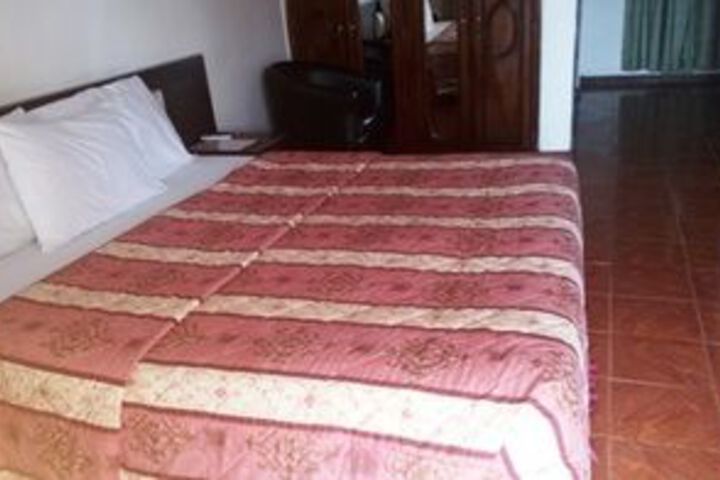 Room 2 of 16
