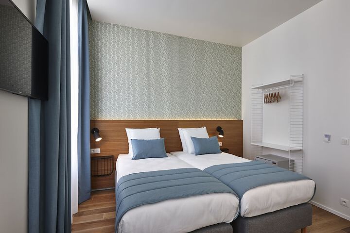 Room 15 of 39
