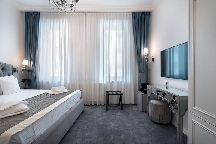 Room 51 of 208