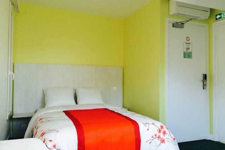 Room 16 of 41
