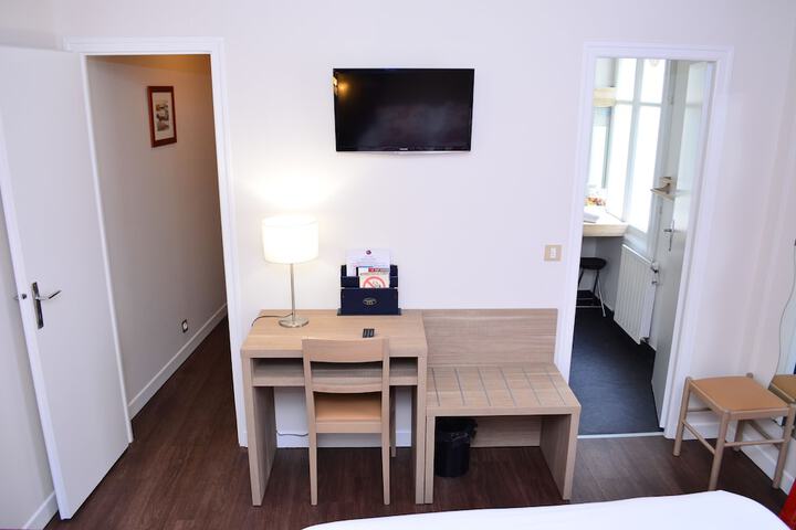 Room 11 of 41