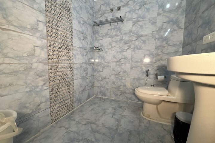 Room 20 of 39