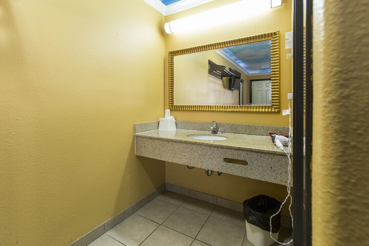 Bathroom sink