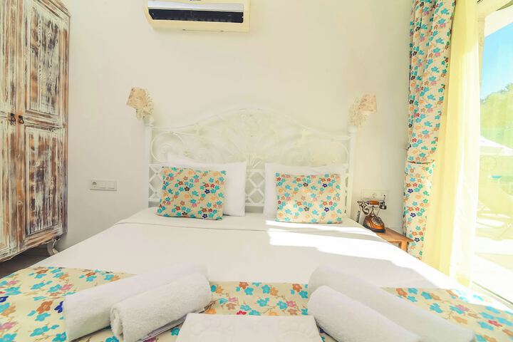 Room 8 of 78