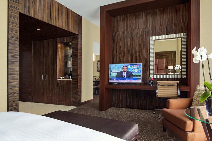 Room 34 of 142