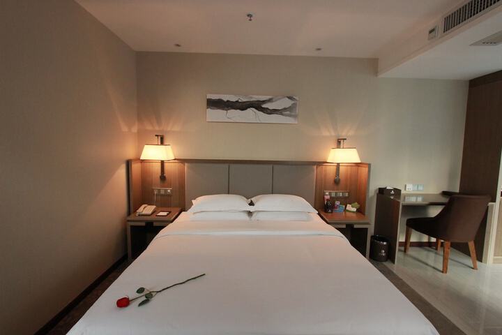 Room 10 of 92