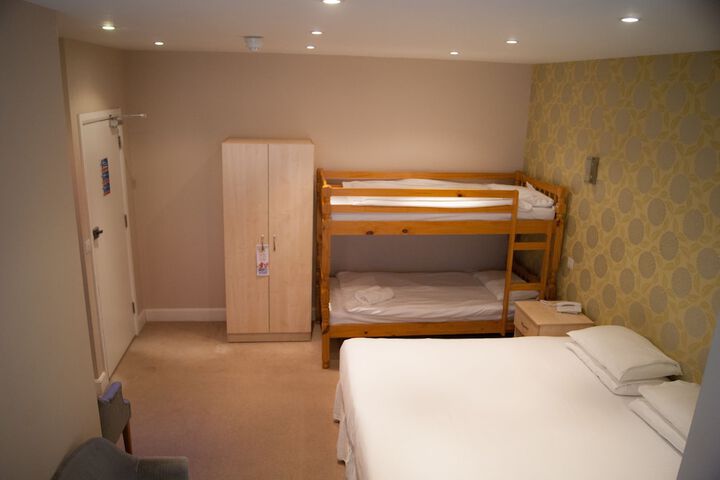 Room 11 of 128