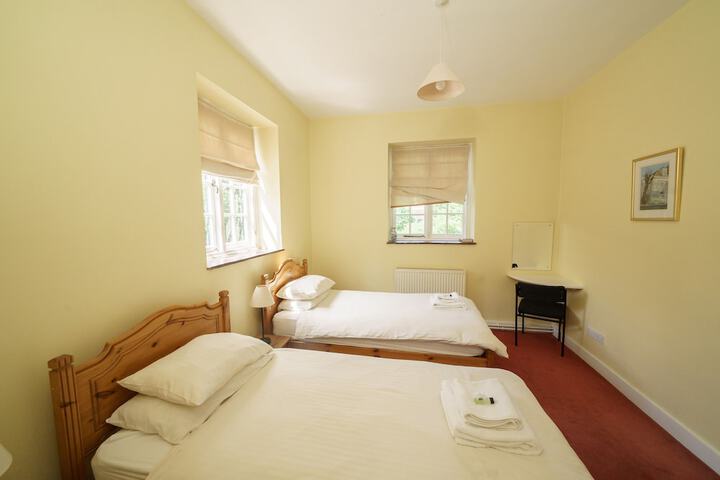 Room 6 of 26