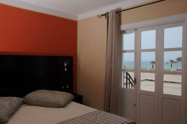Room 26 of 103