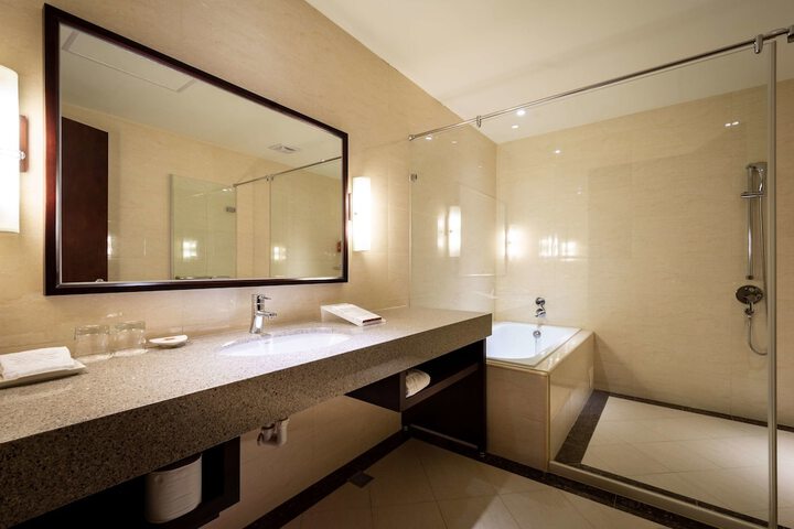 Room 100 of 120