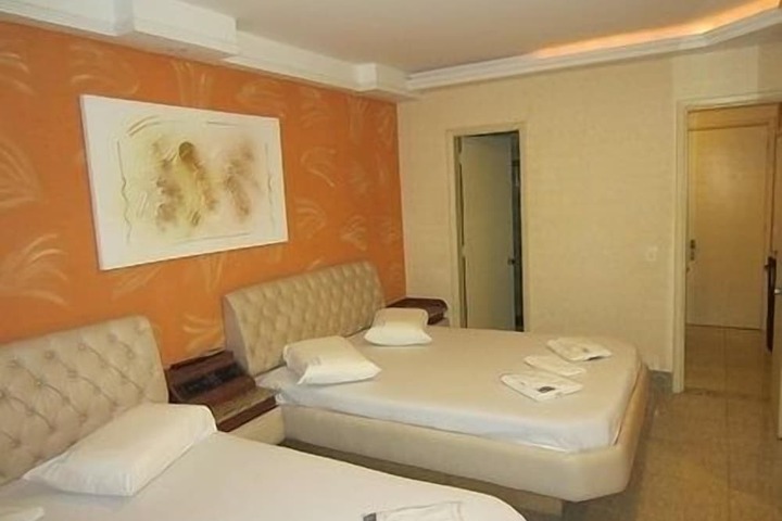 Room 21 of 43