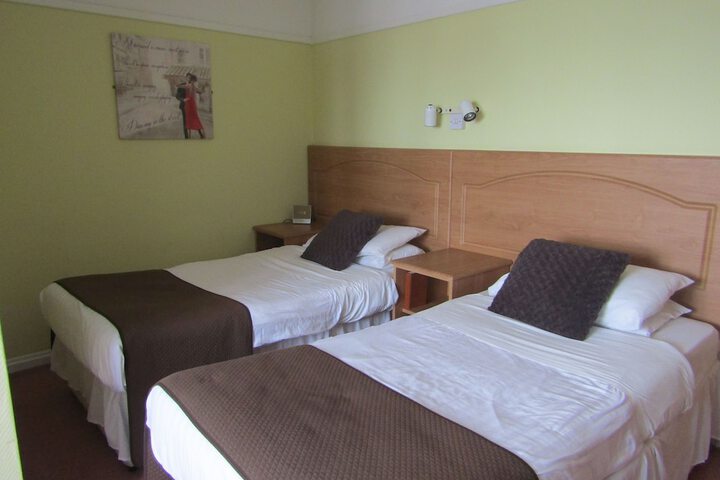 Room 2 of 57