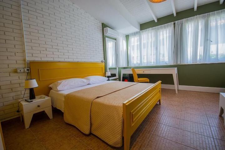 Room 22 of 45