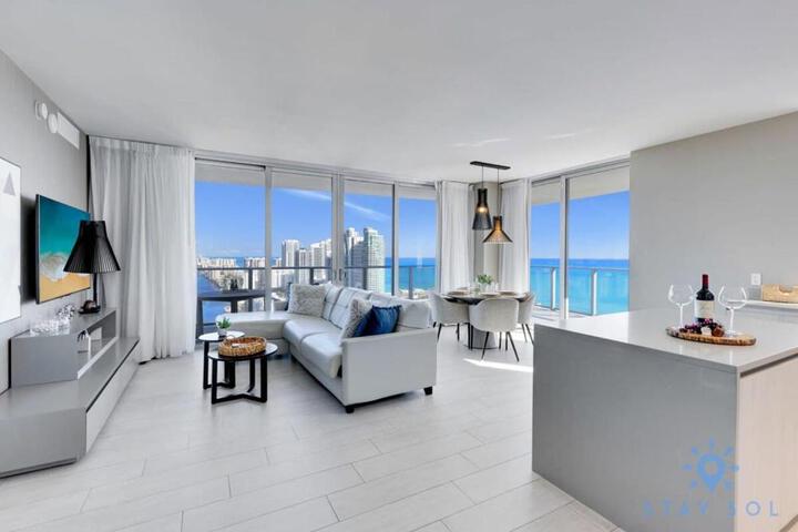 Luxury 2Br Front Ocean Bay View Amazing Pools in Hollywood, FL