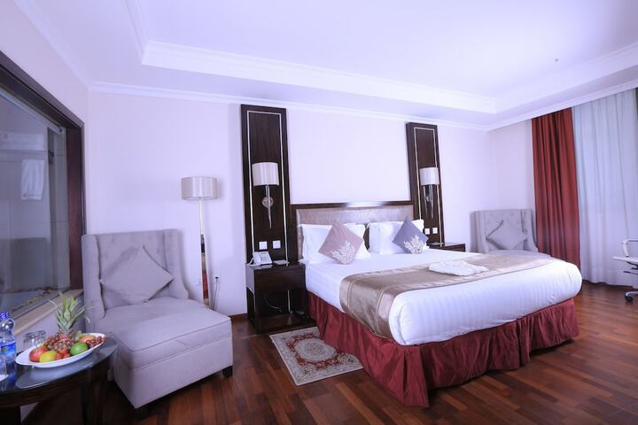 Room 6 of 42