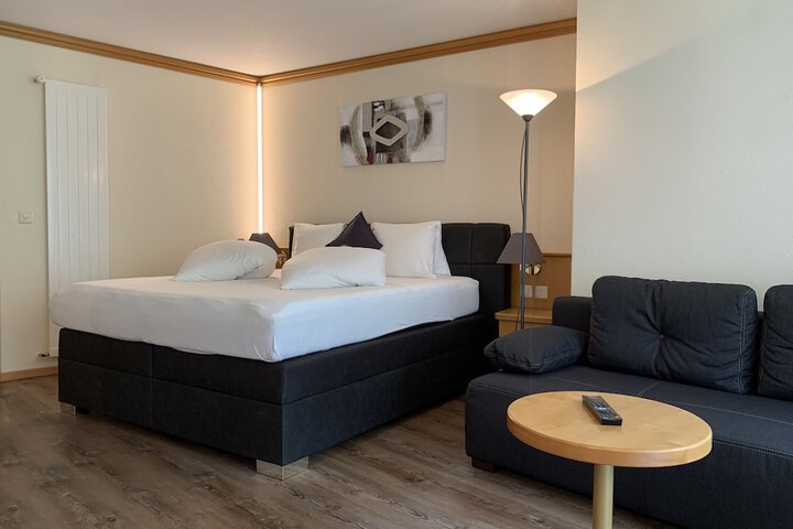 Room 15 of 40