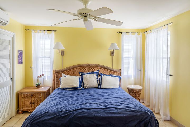 Room 11 of 152