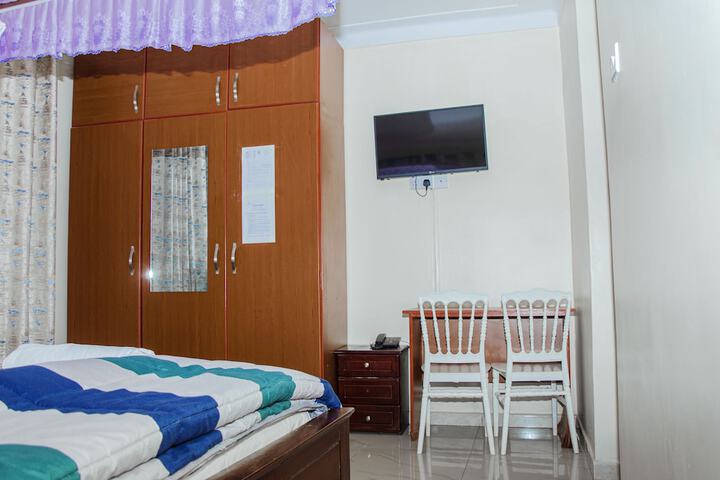 Room 11 of 36