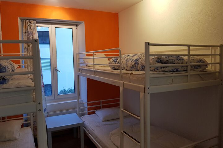 Room 8 of 41