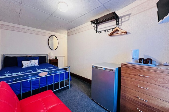 Room 10 of 37