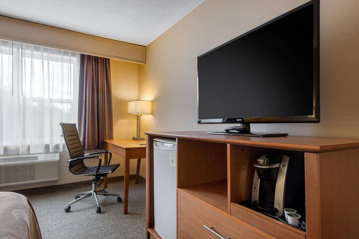 Room 13 of 32