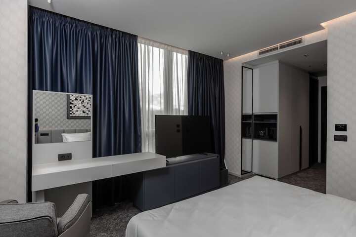 Room 4 of 31