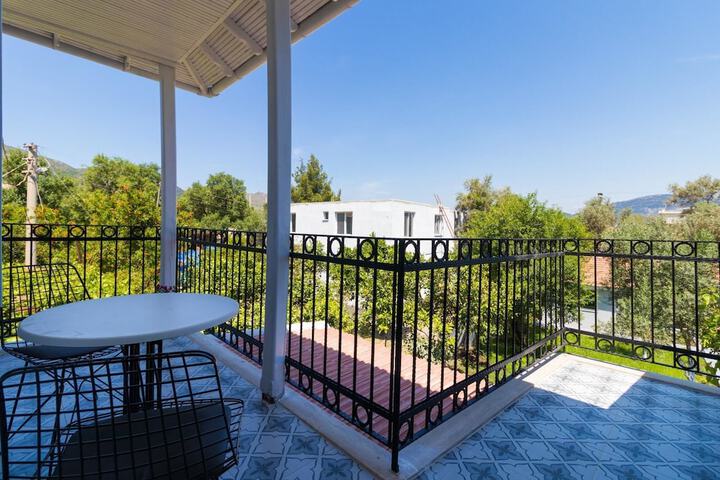 Terrace/Patio 9 of 22