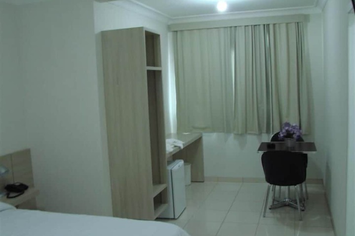 Room 8 of 20