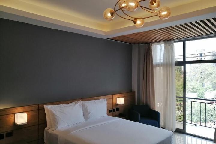 Room 31 of 173