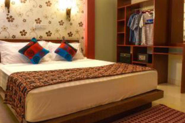Room 2 of 2
